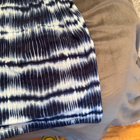 Halter neck dress - Picture 3 of 10